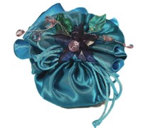 FAZZOLETTO RASO CON TIRANTE E FIORE BOMBONIERE FAI DA TE