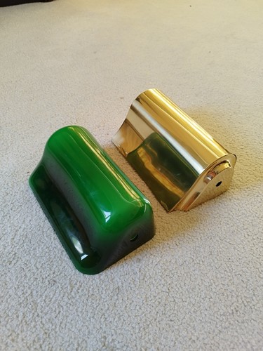 Green glass and gold - , colour