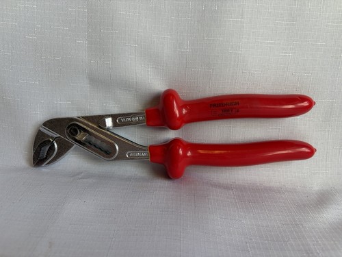 Pinza per pompa acqua