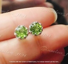 Orecchini a perno 3,00 ct