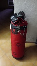 sacco da boxe e Guantoni