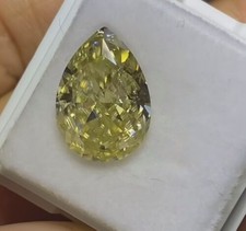 Anello con diamanti gialli
