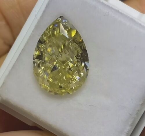 Anello con diamanti gialli