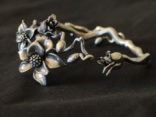 BRACCIALE ARTIGIANALE IN ARGENTO 925. NUOVO E REGOLABILE 