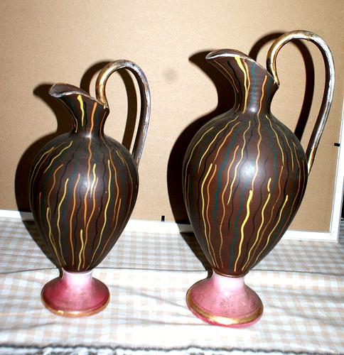Coppia brocche ceramica - brocche, anni