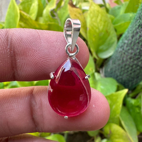 Collana con ciondolo cabochon