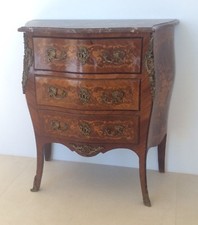 Comò intarsio francese Luigi XV revival timbrato George Guerin, Paris.C.1890