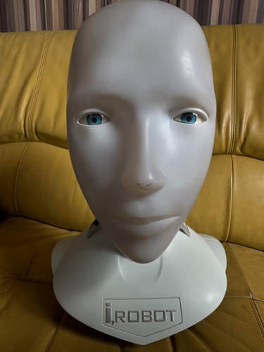 Robot figura testa sole - i.robot, di