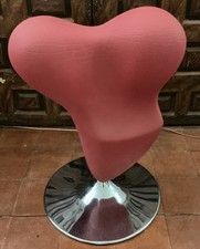 Sgabello girevole con base metallica