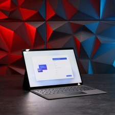 Microsoft Surface Pro X Tablet // Microsoft SQ1, 8 GB RAM, 256 GB SSD, LTE