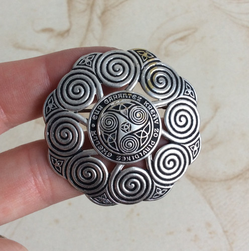 Broche kelt triskel métal - triskel, en