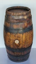 Antica botte di legno per vino