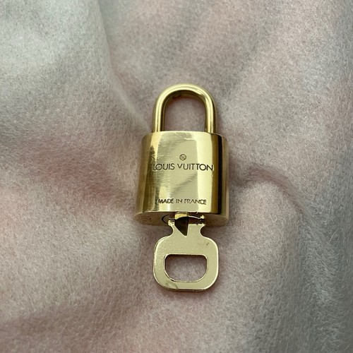 Louis vuitton padlock - louis, key
