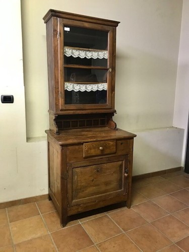 Piccolo mobiletto con vetrina - mobiletto,