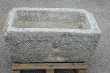 VASCA IN PIETRA GRANITO 96x57 H39 N.10R da GIARDINO LAVANDINO FIORIERA