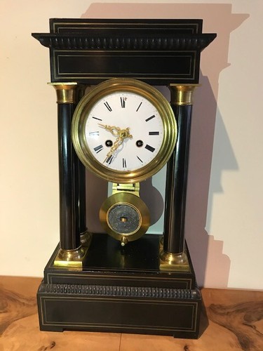 Antico elegante orologio a - antico, ed