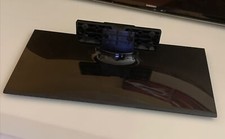 (B78) BASE TV Stand Piedistallo  INNOHIT TV 32" IH32905T COMPLETA DI VITI