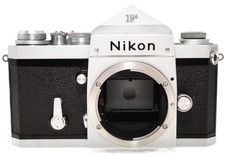 Nikon F cromata con prisma