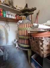 TORCHIO PER VINIFICAZIONE DI MEDIE DIMENSIONI, CON PIEDISTALLO ED ACCESSORI