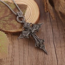 Collana con ciondolo croce