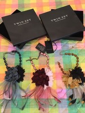 Twin Set Collana Con Fiori E Piume Bordeaux