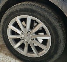 Cerchi in lega da 17 pollici originali audi q3 con gomme bridgestone 