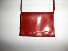 MINI BORSA FORMA QUADRATA FINTA PELLE BORDEAUX CON TRACOLLA FINA