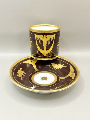 Tasse sous - et, en