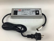 Caricabatteria alimentatore