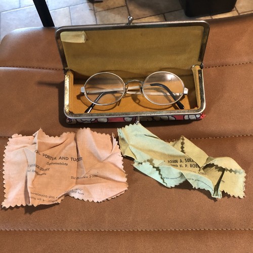 Occhiali vintage con custodia