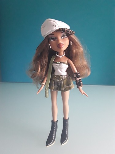 Bratz doll mga nevra - "bratz, "