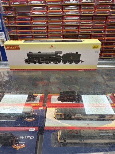 Hornby r3318 lner class b17 - r3318, b17/1
