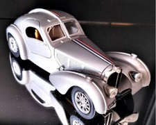 MODELLO AUTO '70 VINTAGE BURAGO BUGATTI ATLANTIC 1936 1/24 DA COLLEZIONE XX