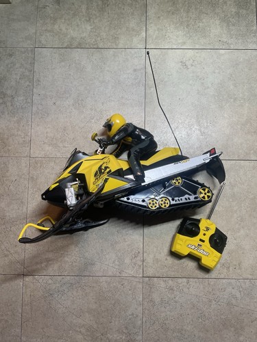 Motoslitta giocattolo ski doo - motoslitta,