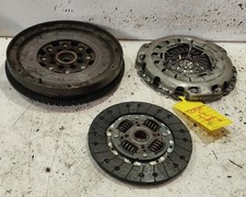 KIT FRIZIONE E VOLANO PER MERCEDES Classe C Berlina W203 diesel 2200 (00>04)