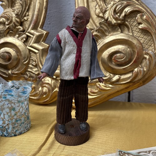 Figura maschile con gilet - figura,