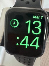 Apple Watch Series 4 -