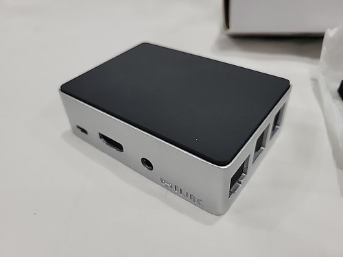 Nuova custodia flirc raspberry - custodia,