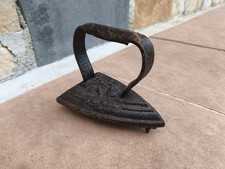 Antico ferro da stiro con