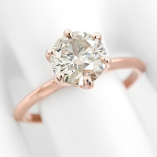 Anello solitario con diamante
