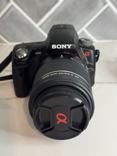 Sony Alpha a33 DSLR con
