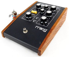 Pedale sintetizzatore Moog