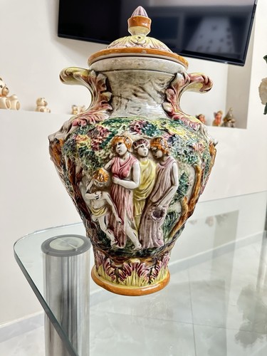 Capomimonte urna vaso - vaso, dea