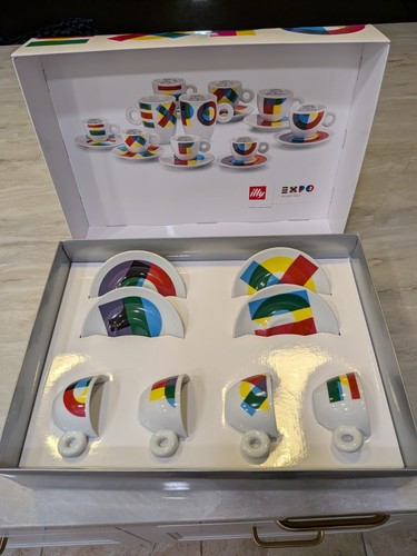 Illy art collection expo - -,