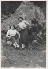 B5 - Foto Photo Fotografia Fotocartolina Anni 50 - Coppia Donne sfondo roccia