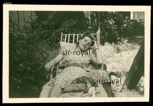 Bella donna sdraiata 1951