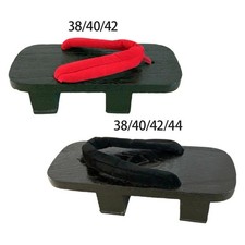 Zoccoli giapponesi in legno