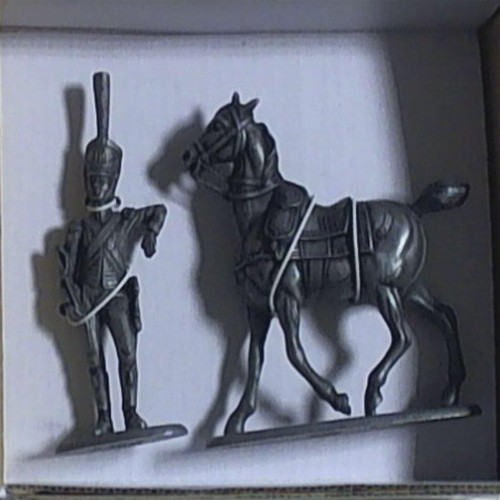 Cavaliere e - (soldatini),