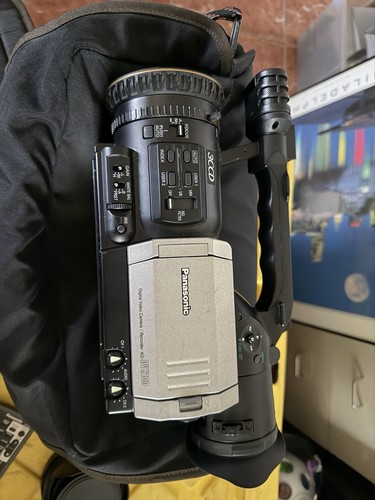 Panasonic dvx100 3ccd - panasonic,