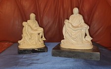Coppia Di Sculture La Pietà